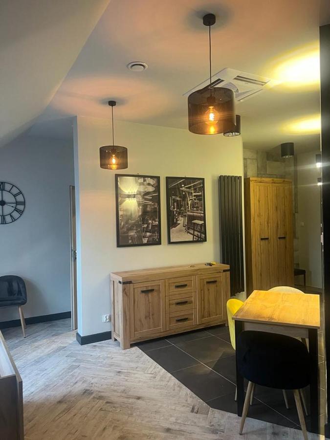 Terminal Apartment *